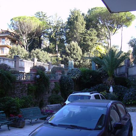 Casa Per Ferie Suore Domenicane Rome Buitenkant foto