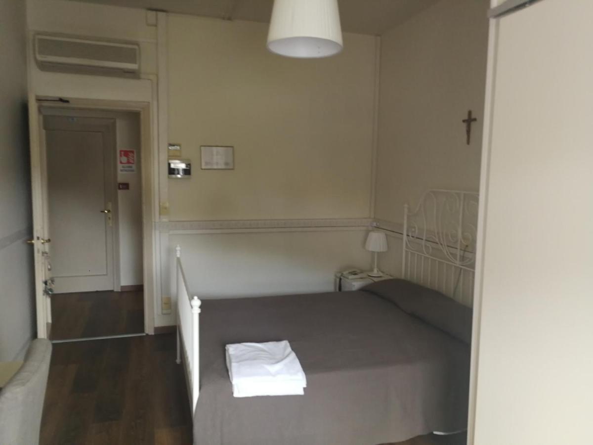 Casa Per Ferie Suore Domenicane Rome Buitenkant foto